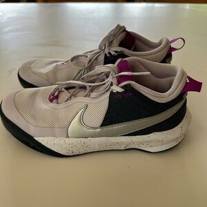 Nike Hustle Basketball Shoes size 5.5